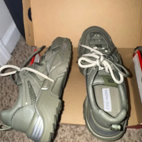 Steve Madden Green Athletic Shoes Chunky Design - Picture 3 of 5